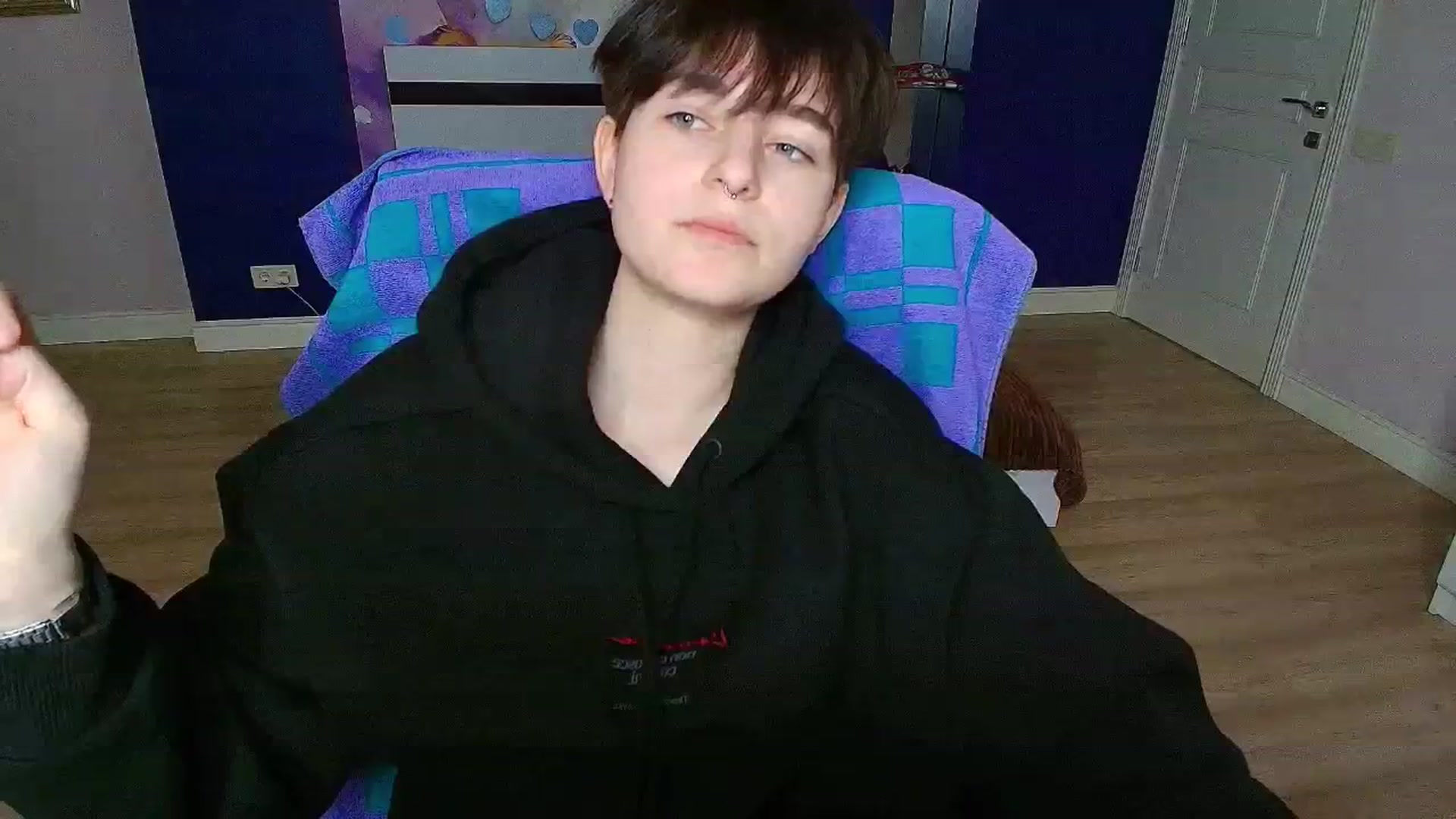 Gallery image thumbnail from EmiliaYours's myfreecams stream on, 03/17/2025, 16:23 image 2 of 20