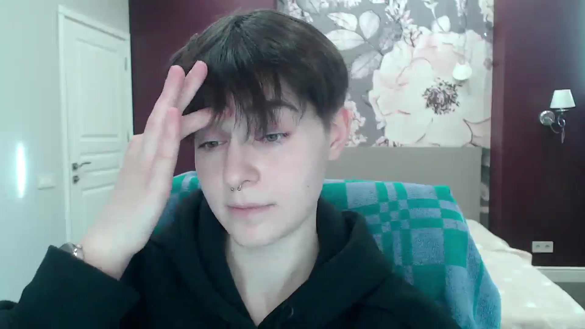 Gallery image thumbnail from EmiliaYours's myfreecams stream on, 03/18/2025, 14:16 image 13 of 20