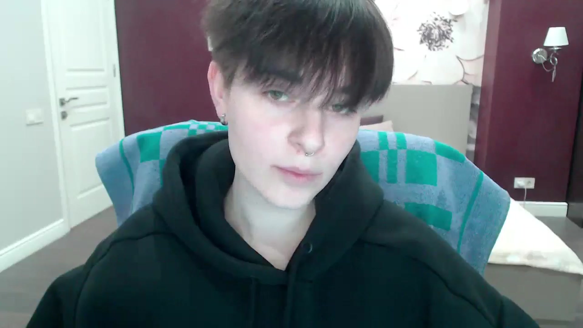 Gallery image thumbnail from EmiliaYours's myfreecams stream on, 03/18/2025, 15:40 image 2 of 20