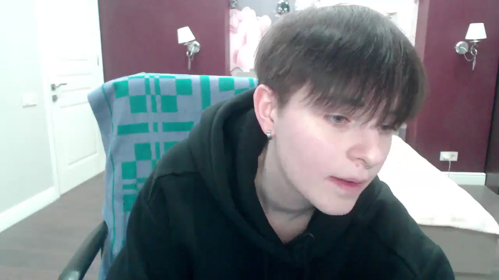 Gallery image thumbnail from EmiliaYours's myfreecams stream on, 03/18/2025, 15:40 image 4 of 20