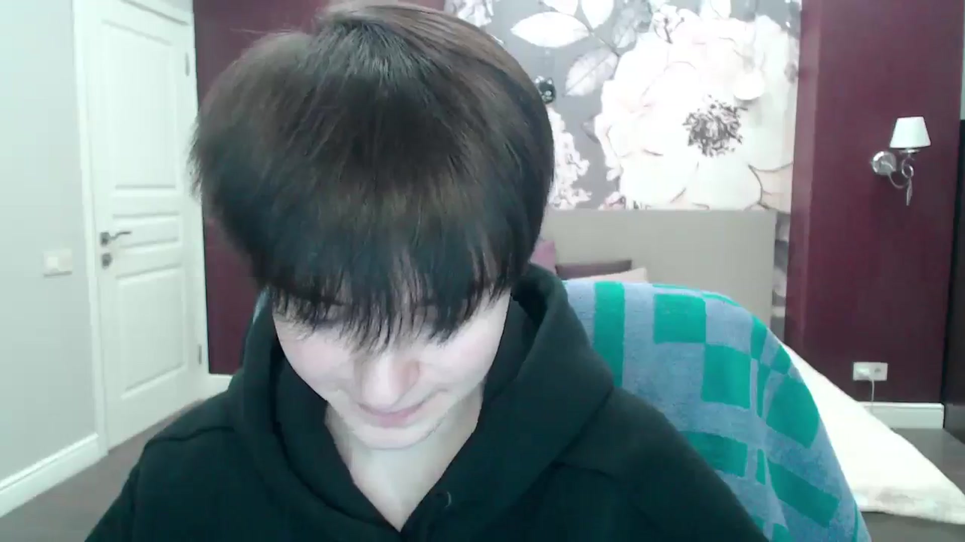 Gallery image thumbnail from EmiliaYours's myfreecams stream on, 03/18/2025, 15:40 image 16 of 20