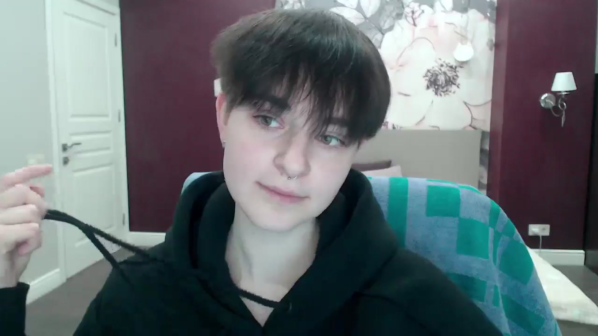 Gallery image thumbnail from EmiliaYours's myfreecams stream on, 03/18/2025, 15:40 image 20 of 20
