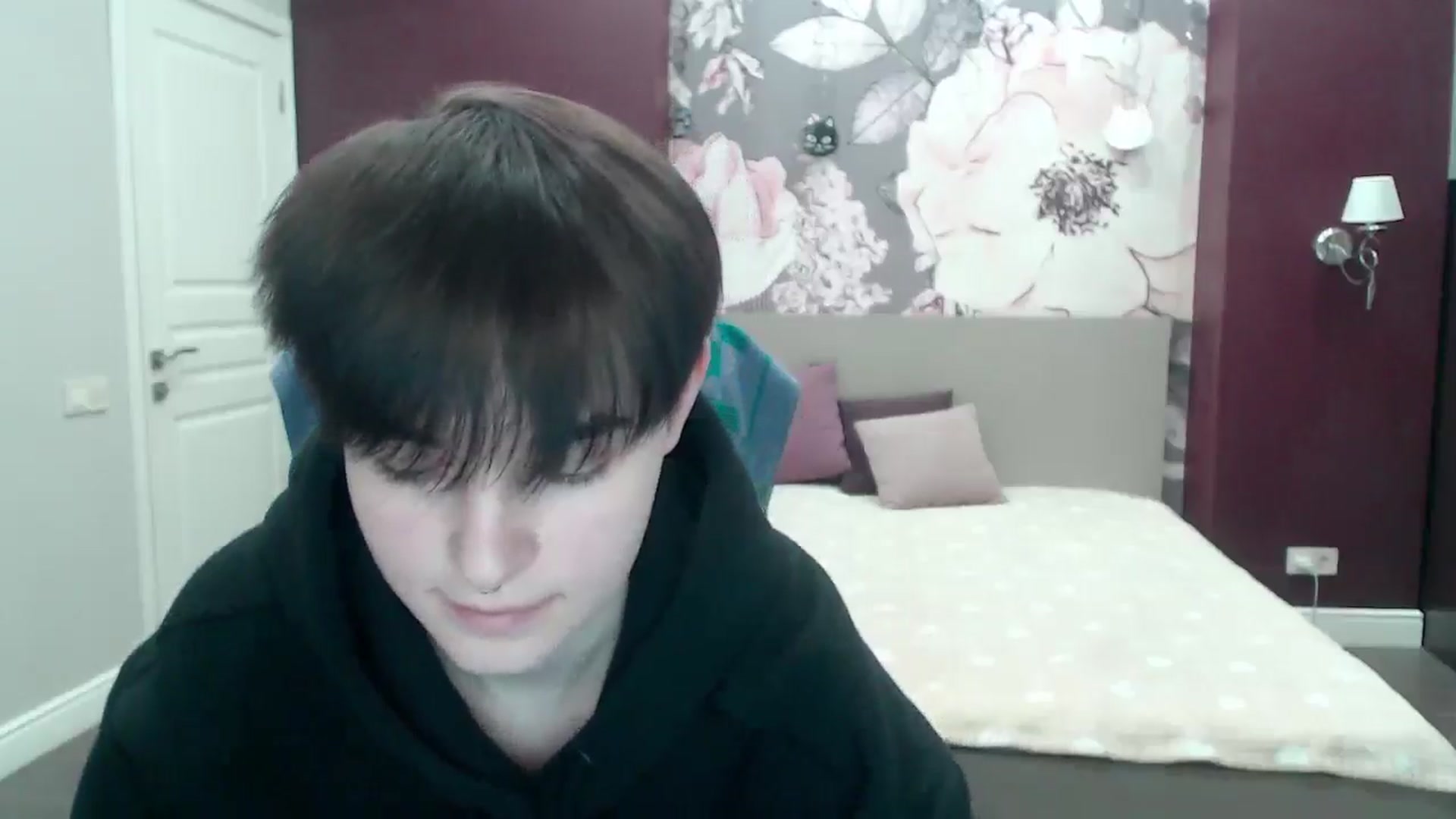 Gallery image thumbnail from EmiliaYours's myfreecams stream on, 03/18/2025, 15:40 image 5 of 20