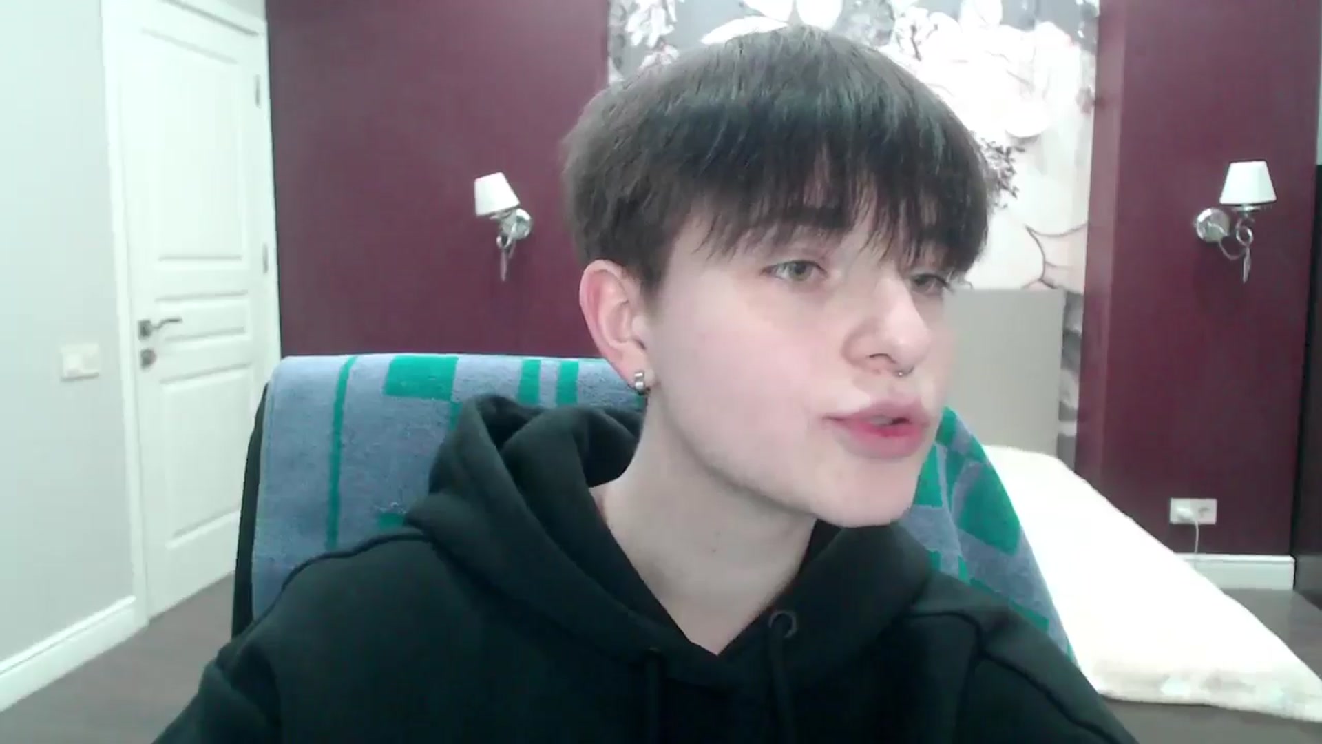 Gallery image thumbnail from EmiliaYours's myfreecams stream on, 03/18/2025, 15:40 image 8 of 20