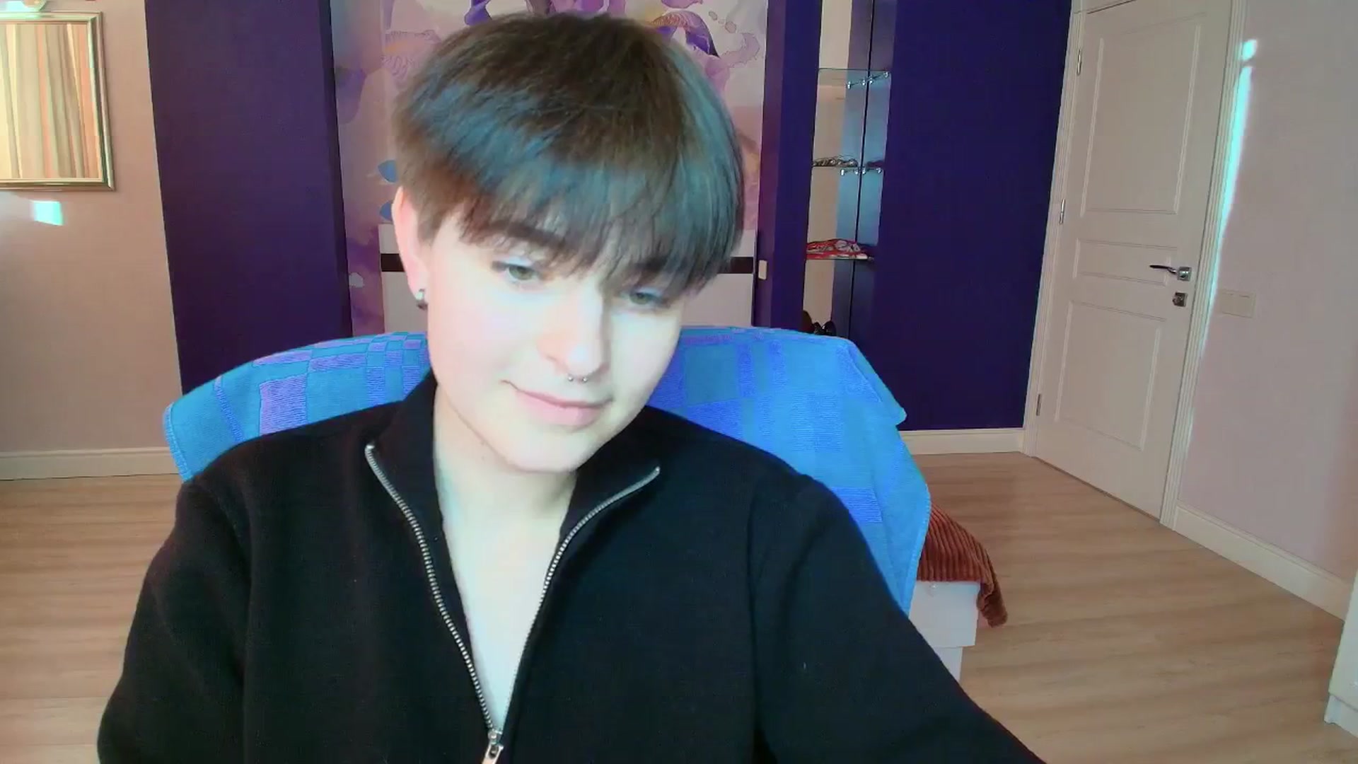 Gallery image thumbnail from EmiliaYours's myfreecams stream on, 03/21/2025, 14:57 image 18 of 20