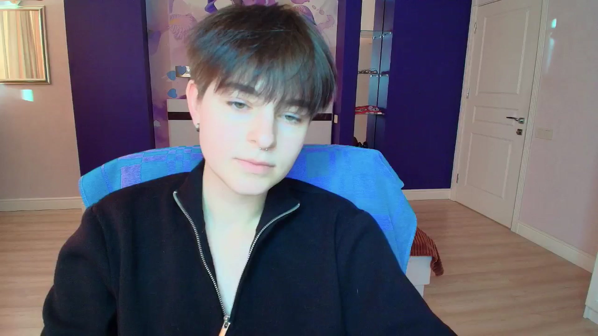 Gallery image thumbnail from EmiliaYours's myfreecams stream on, 03/21/2025, 14:57 image 12 of 20