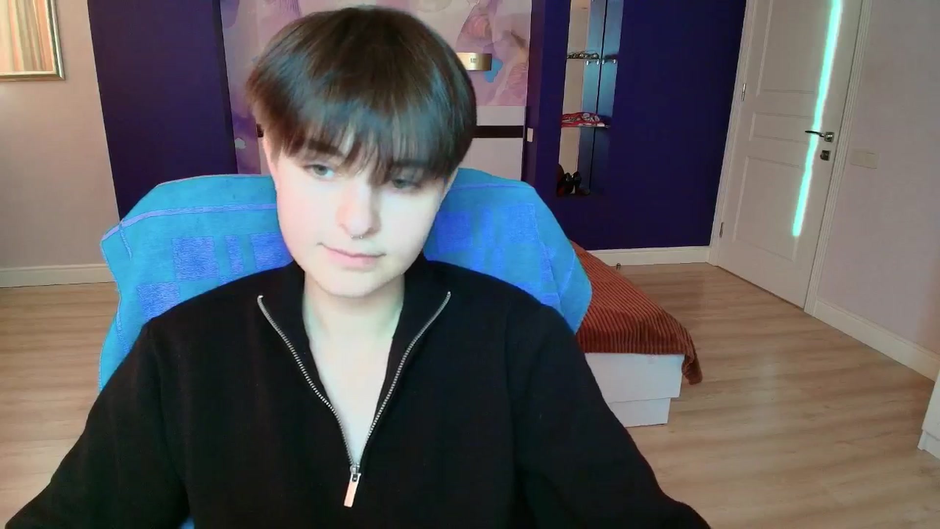 Gallery image thumbnail from EmiliaYours's myfreecams stream on, 03/21/2025, 15:14 image 17 of 20