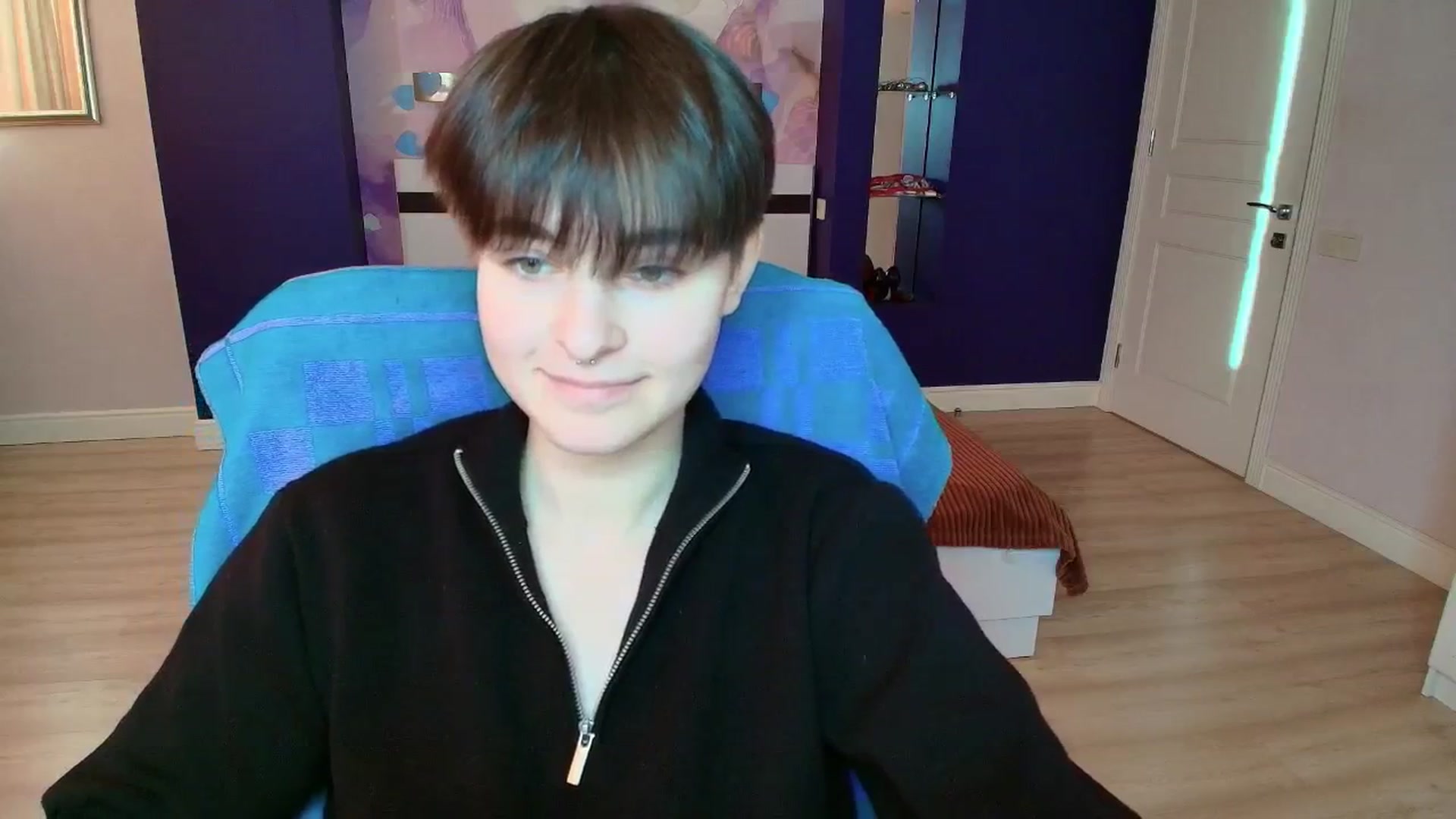 Gallery image thumbnail from EmiliaYours's myfreecams stream on, 03/21/2025, 15:14 image 16 of 20