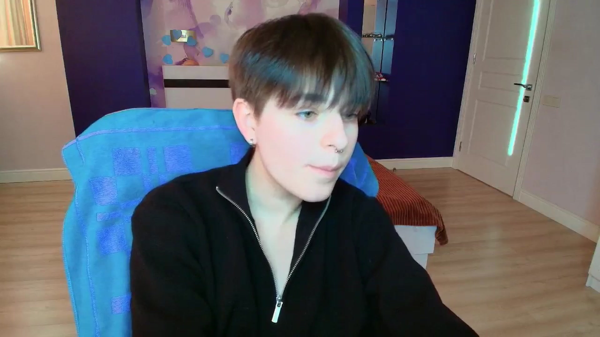 Gallery image thumbnail from EmiliaYours's myfreecams stream on, 03/21/2025, 15:14 image 12 of 20