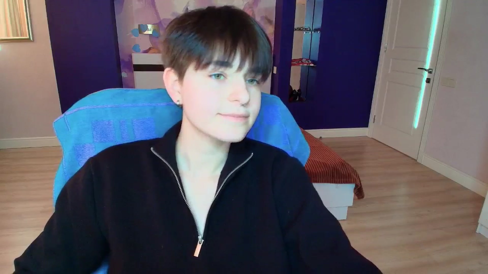 Gallery image thumbnail from EmiliaYours's myfreecams stream on, 03/21/2025, 15:14 image 10 of 20