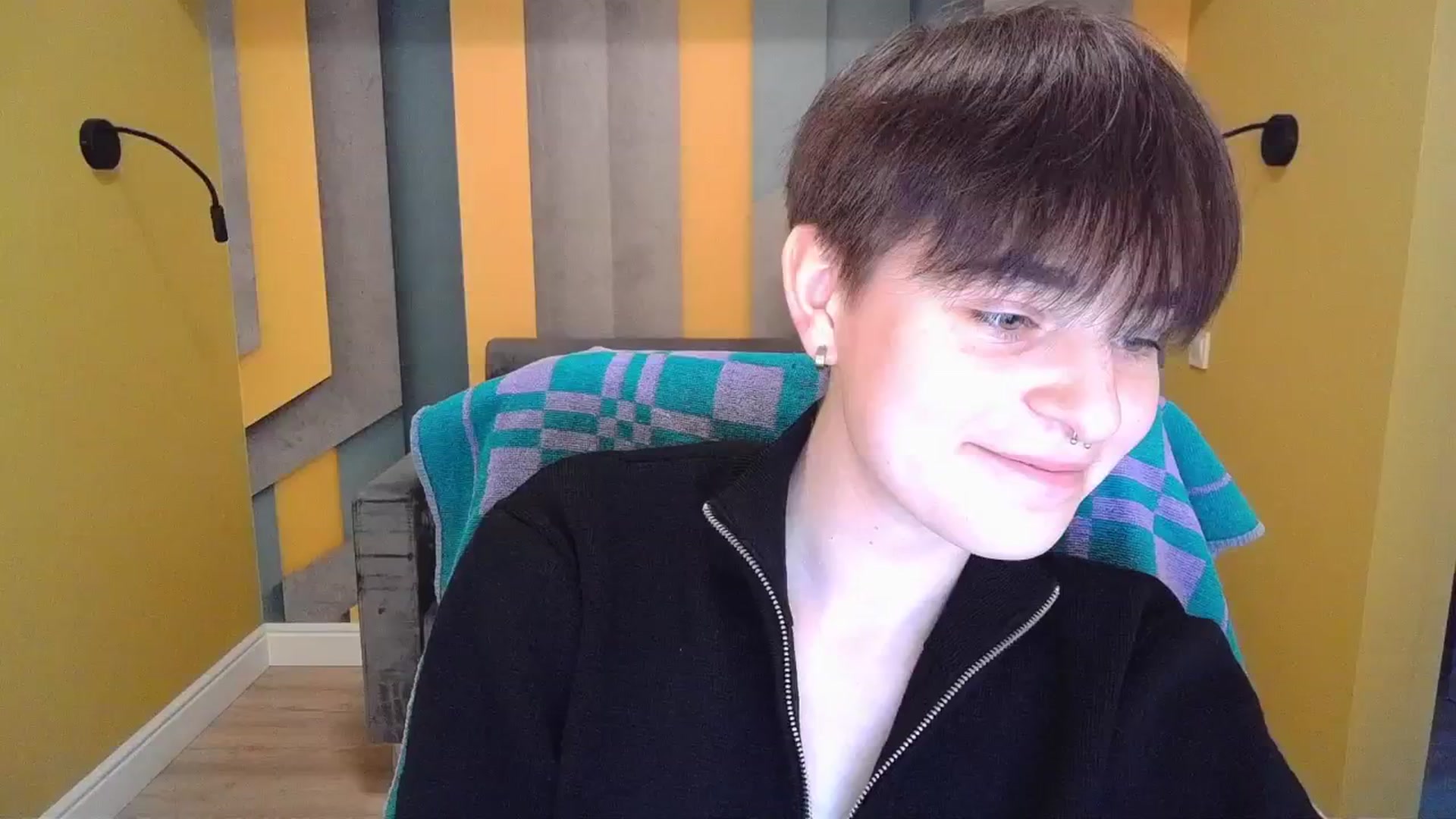 Gallery image thumbnail from EmiliaYours's myfreecams stream on, 03/22/2025, 13:31 image 13 of 20