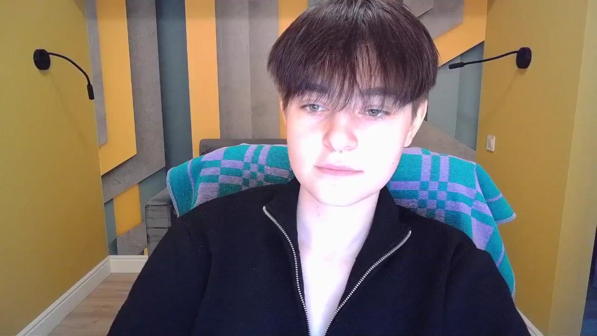 Gallery image thumbnail from EmiliaYours's myfreecams stream on, 03/22/2025, 13:31 image 11 of 20