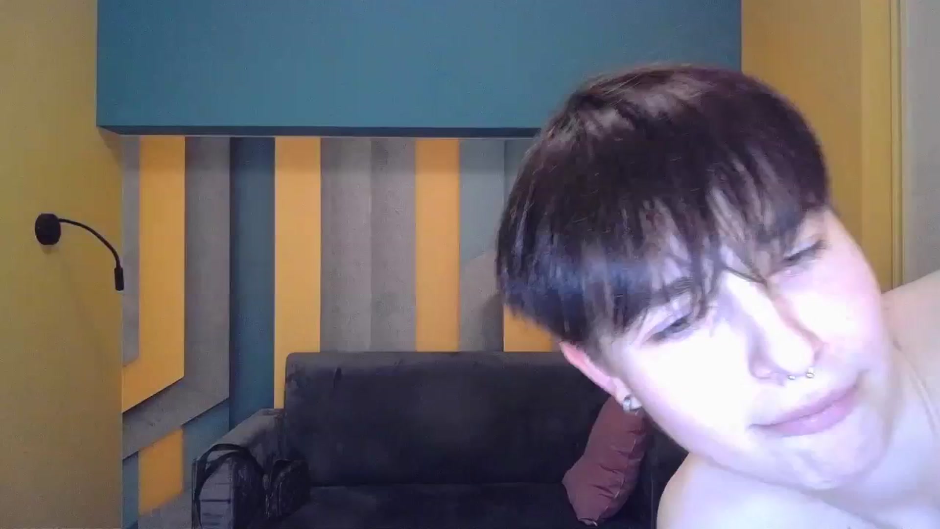 Gallery image thumbnail from EmiliaYours's myfreecams stream on, 03/22/2025, 16:37 image 3 of 20