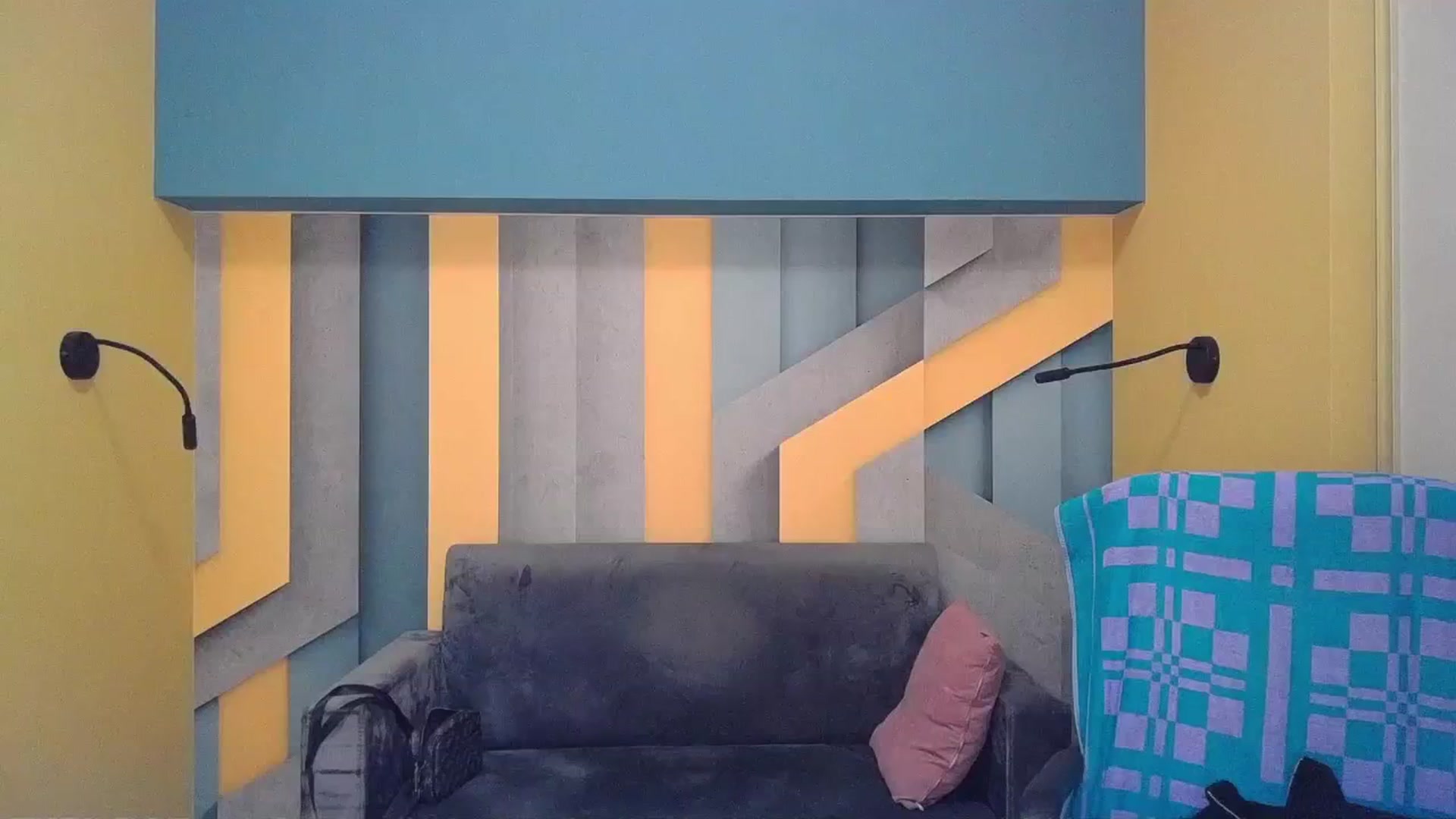 Gallery image thumbnail from EmiliaYours's myfreecams stream on, 03/22/2025, 16:37 image 2 of 20