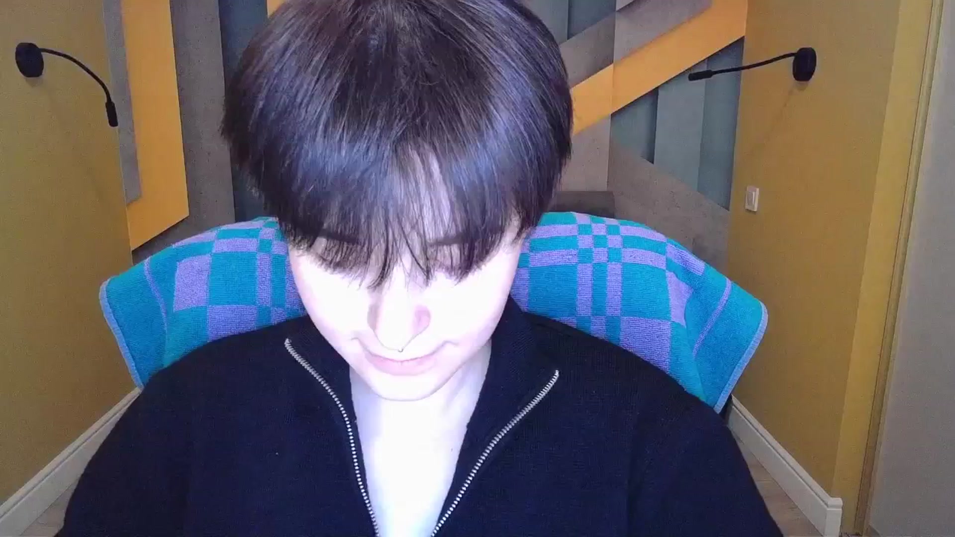 Gallery image thumbnail from EmiliaYours's myfreecams stream on, 03/22/2025, 16:37 image 15 of 20