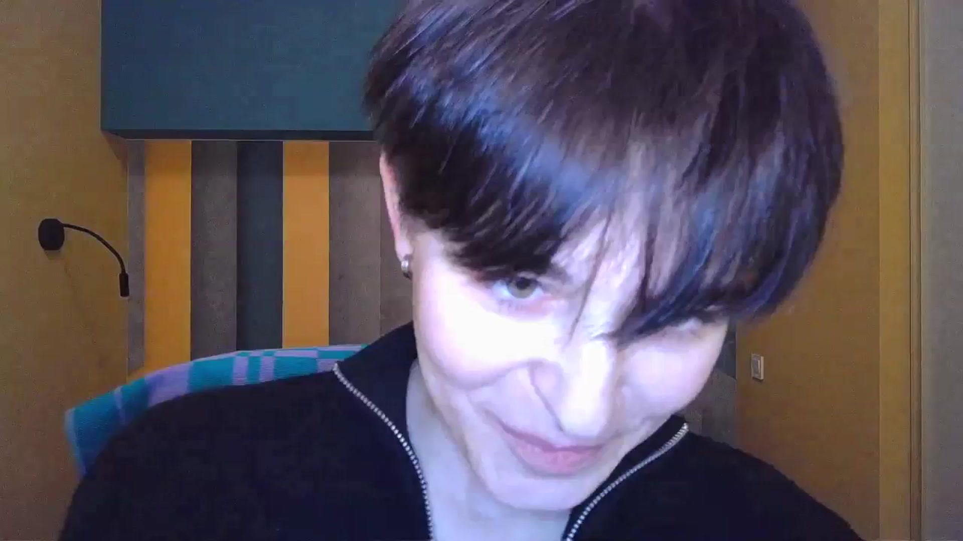 Gallery image thumbnail from EmiliaYours's myfreecams stream on, 03/22/2025, 16:37 image 4 of 20