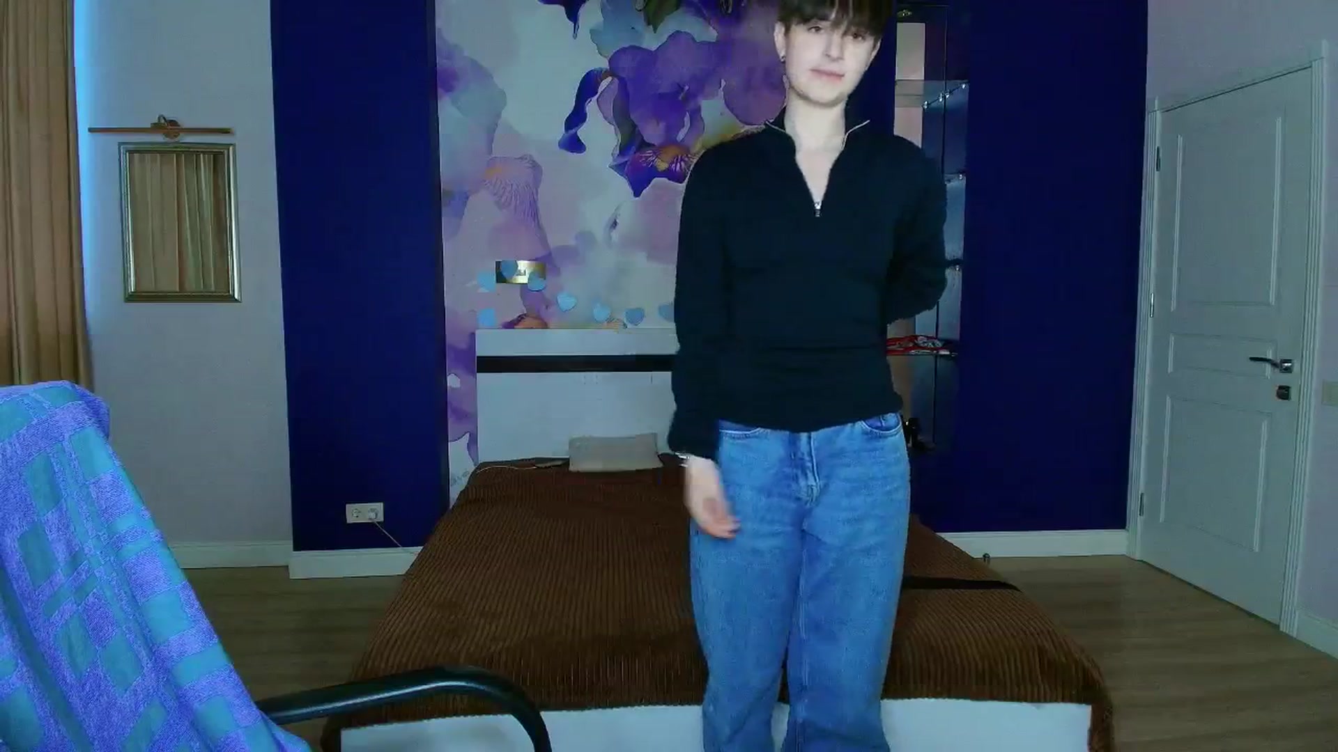 Gallery image thumbnail from EmiliaYours's myfreecams stream on, 03/23/2025, 15:30 image 15 of 20
