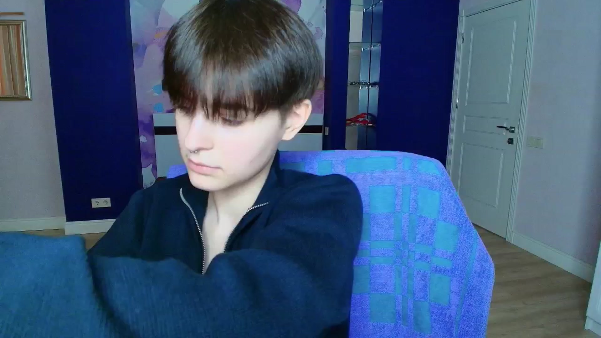 Gallery image thumbnail from EmiliaYours's myfreecams stream on, 03/24/2025, 15:25 image 9 of 20