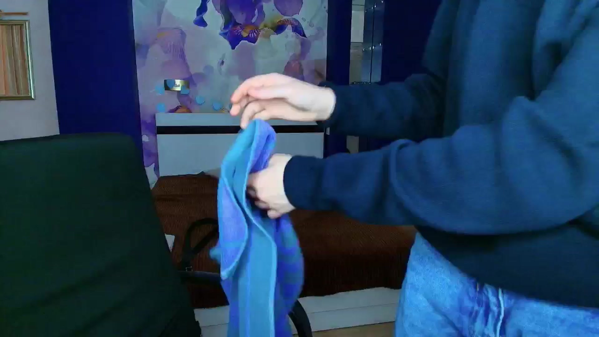 Gallery image thumbnail from EmiliaYours's myfreecams stream on, 03/24/2025, 15:25 image 8 of 20