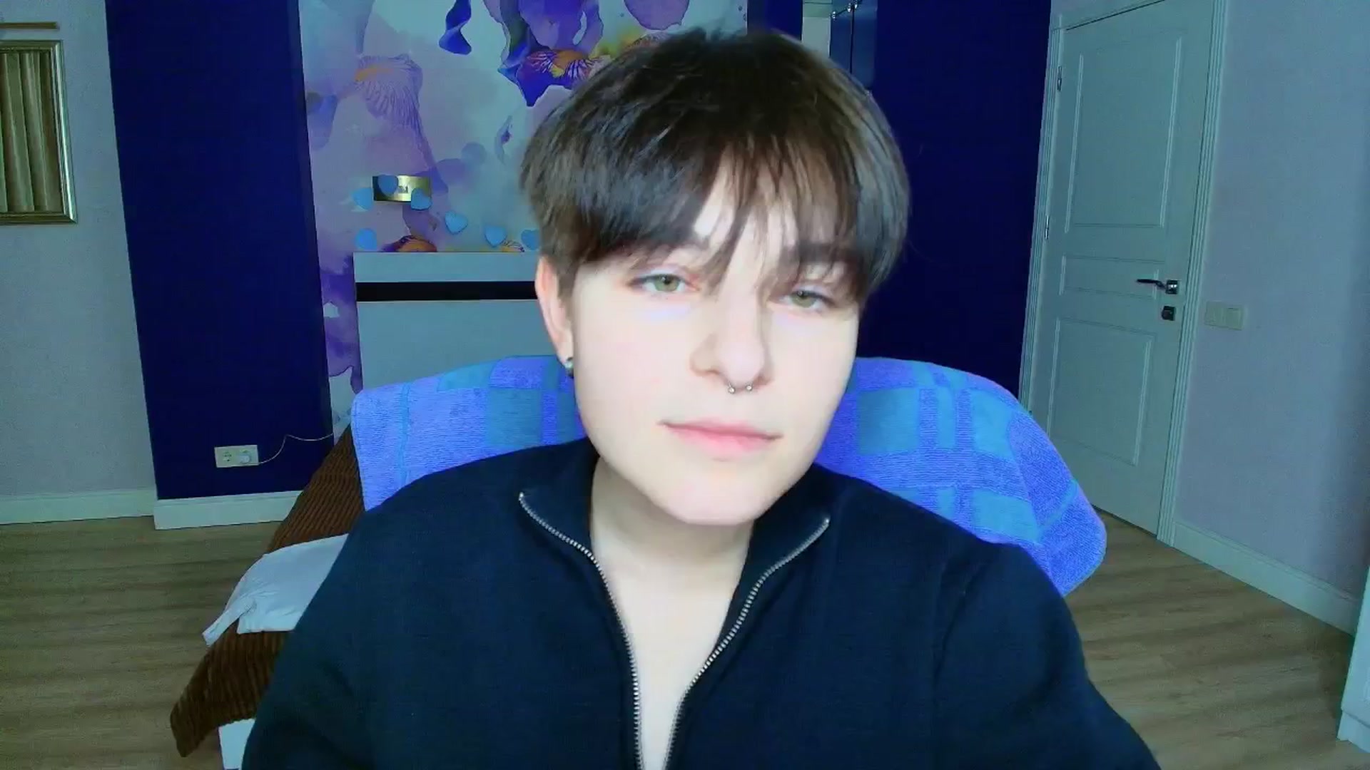 Gallery image thumbnail from EmiliaYours's myfreecams stream on, 03/24/2025, 17:10 image 6 of 20