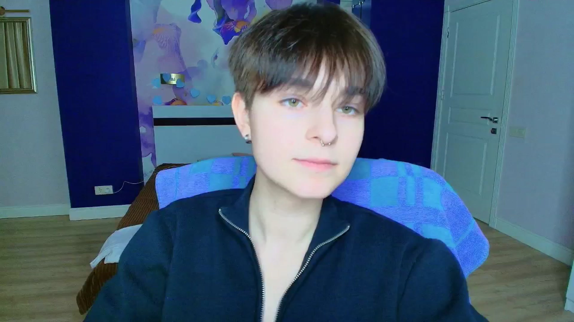 Gallery image thumbnail from EmiliaYours's myfreecams stream on, 03/24/2025, 17:10 image 7 of 20