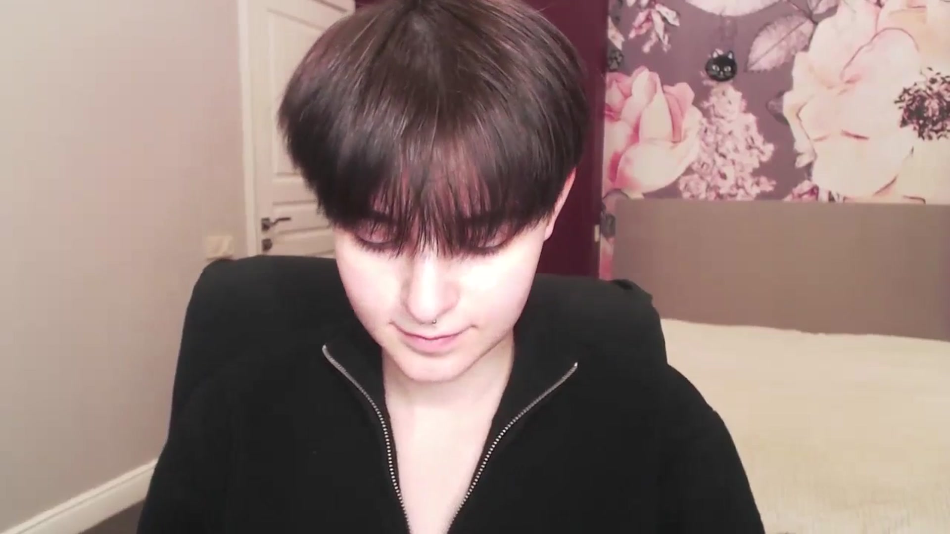 Gallery image thumbnail from EmiliaYours's myfreecams stream on, 03/25/2025, 15:23 image 4 of 20