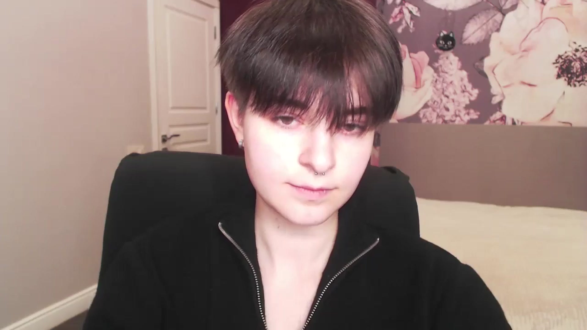 Gallery image thumbnail from EmiliaYours's myfreecams stream on, 03/25/2025, 15:23 image 9 of 20