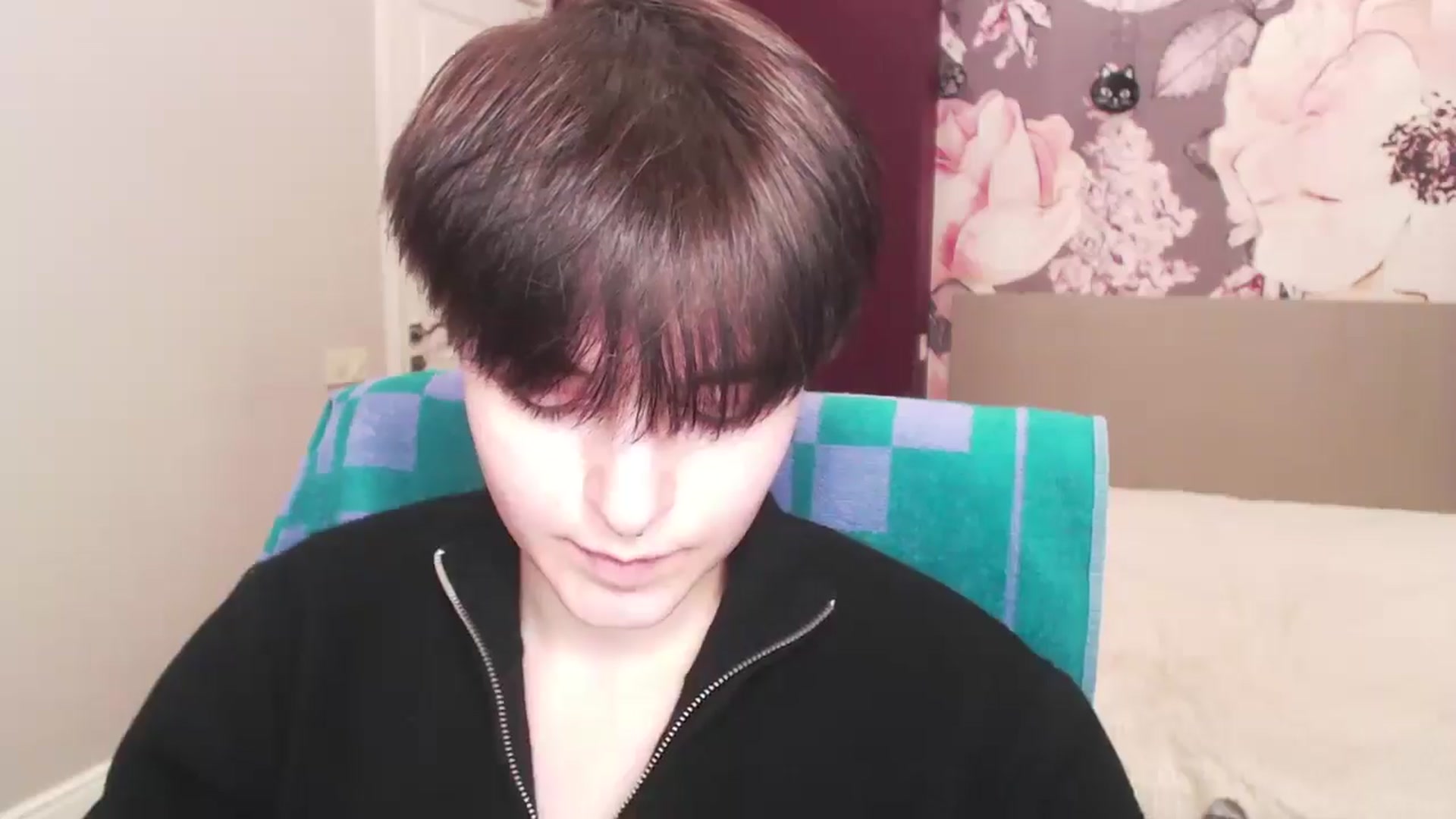 Gallery image thumbnail from EmiliaYours's myfreecams stream on, 03/25/2025, 16:01 image 18 of 20