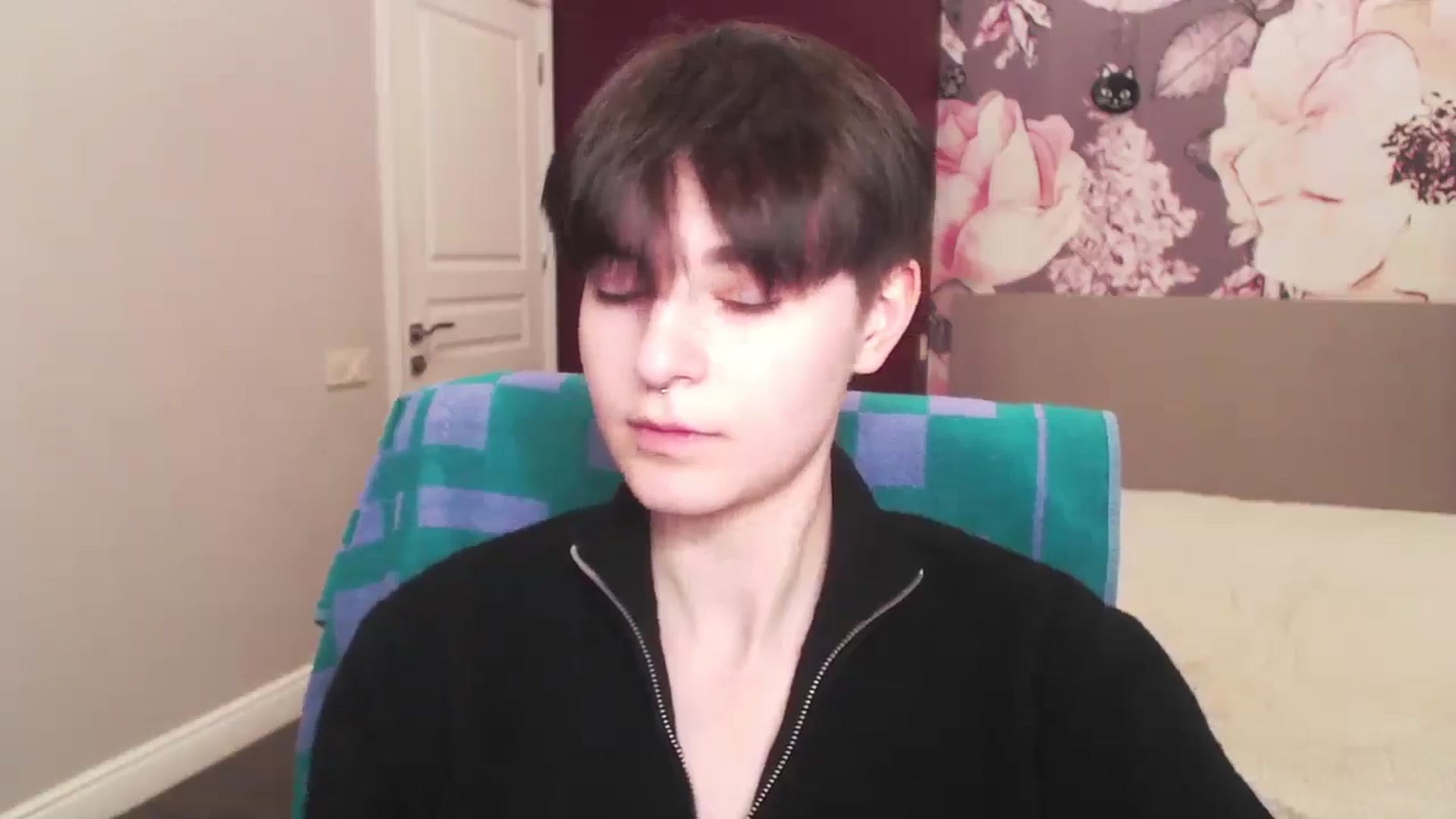 Gallery image thumbnail from EmiliaYours's myfreecams stream on, 03/25/2025, 16:01 image 7 of 20