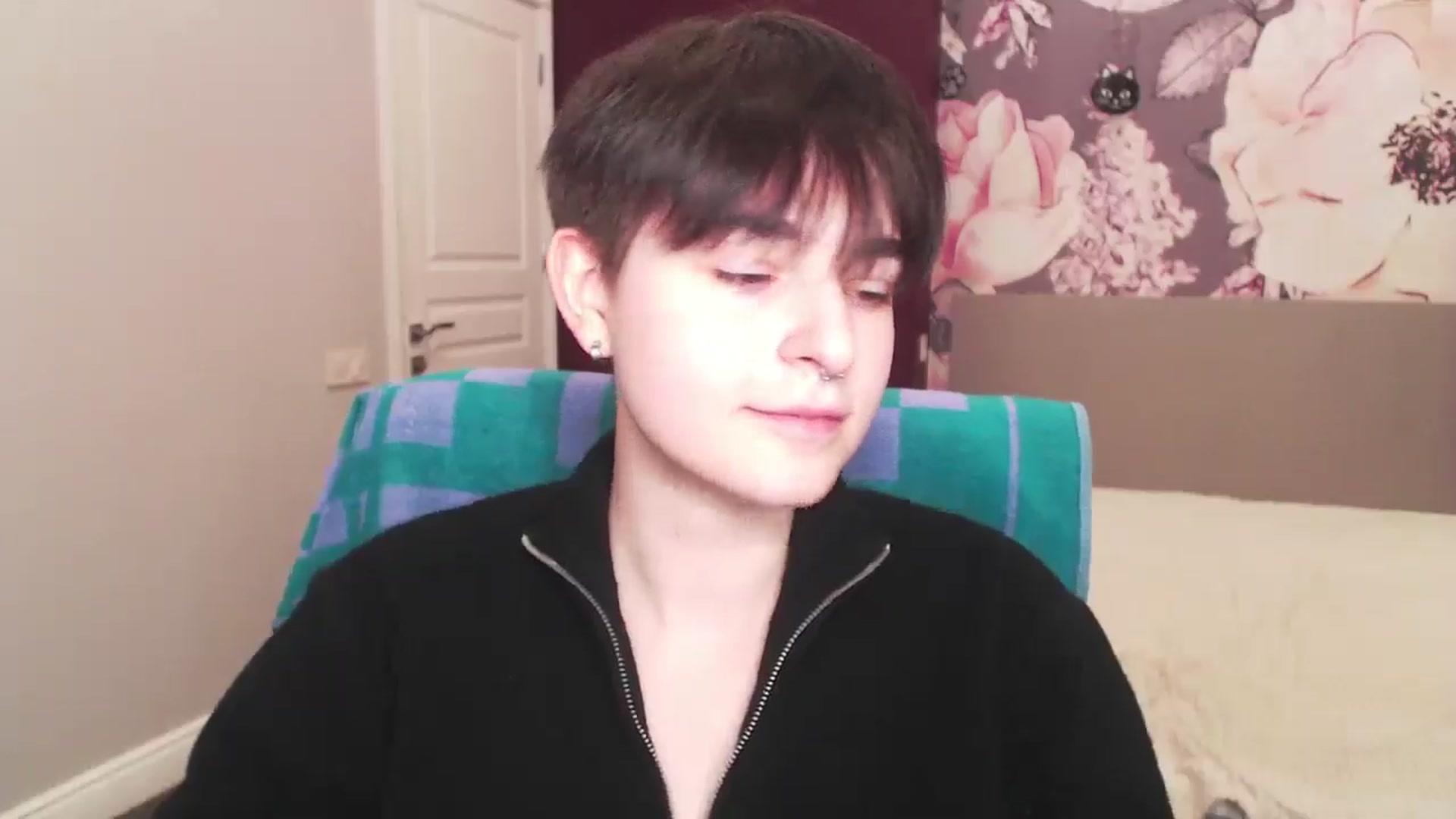 Gallery image thumbnail from EmiliaYours's myfreecams stream on, 03/25/2025, 16:01 image 5 of 20