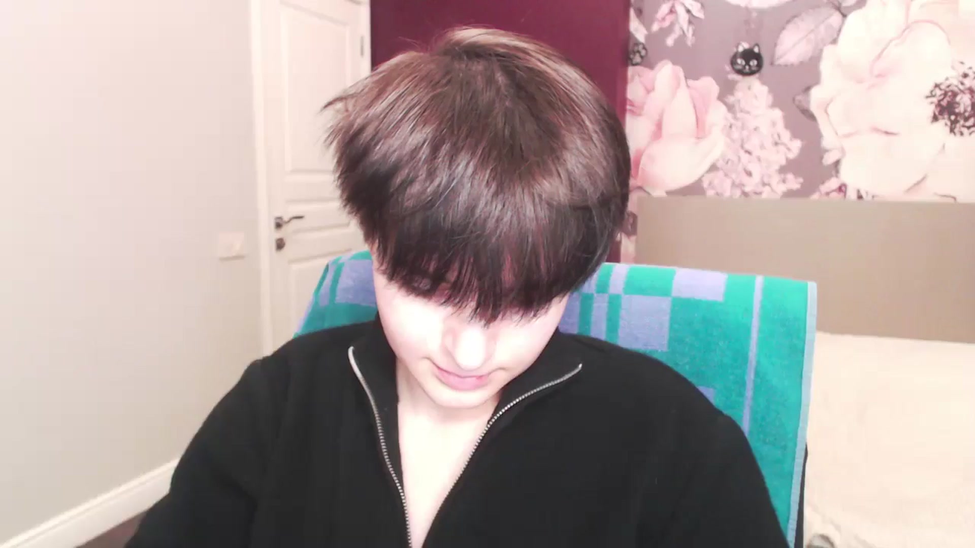 Gallery image thumbnail from EmiliaYours's myfreecams stream on, 03/25/2025, 16:01 image 12 of 20