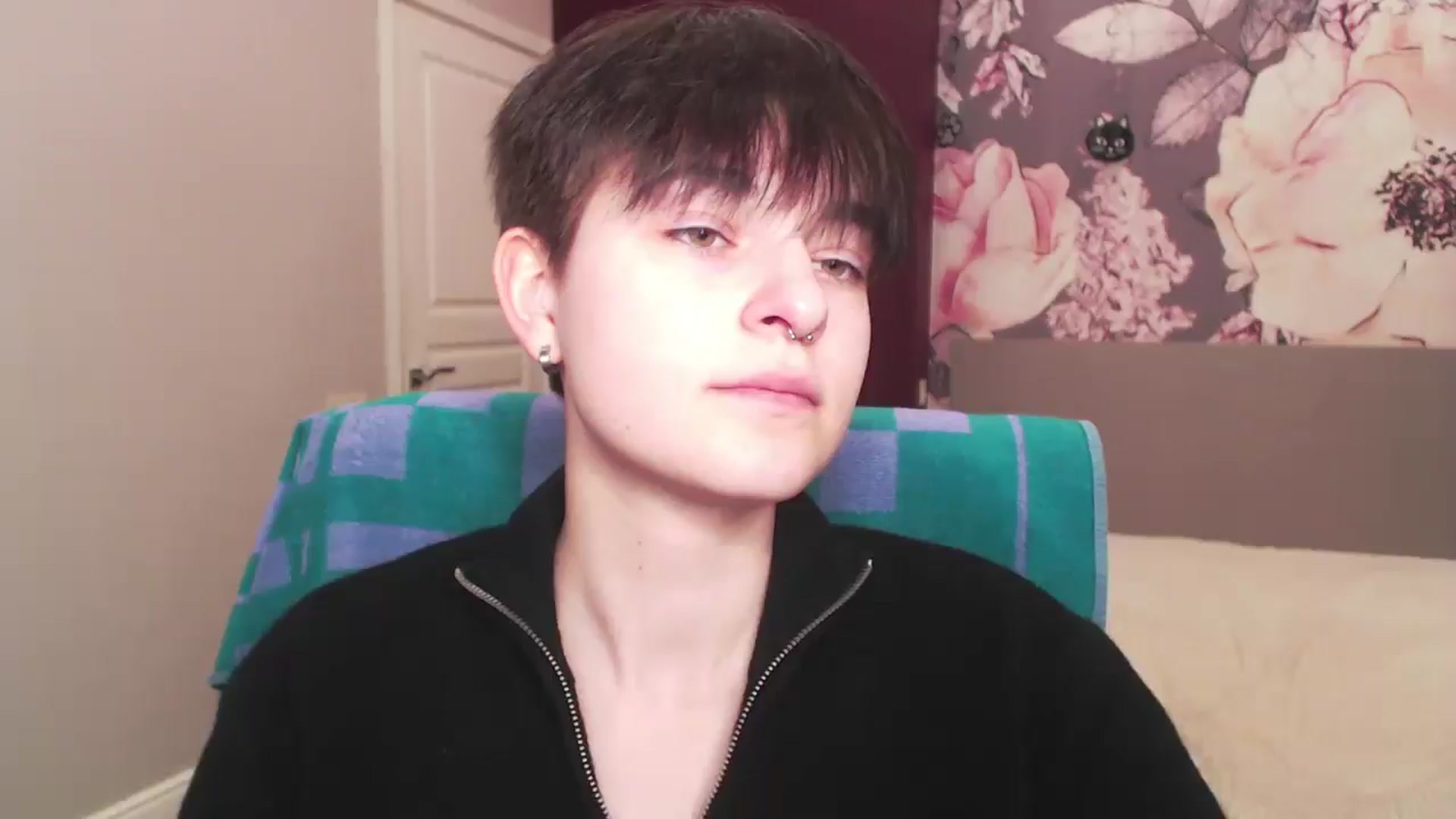 Gallery image thumbnail from EmiliaYours's myfreecams stream on, 03/25/2025, 16:01 image 1 of 20