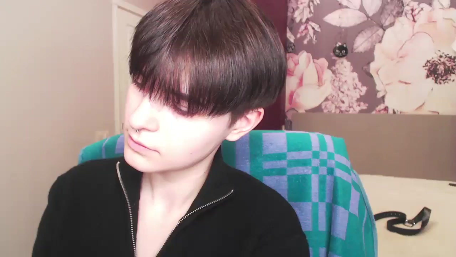 Gallery image thumbnail from EmiliaYours's myfreecams stream on, 03/25/2025, 17:49 image 11 of 20