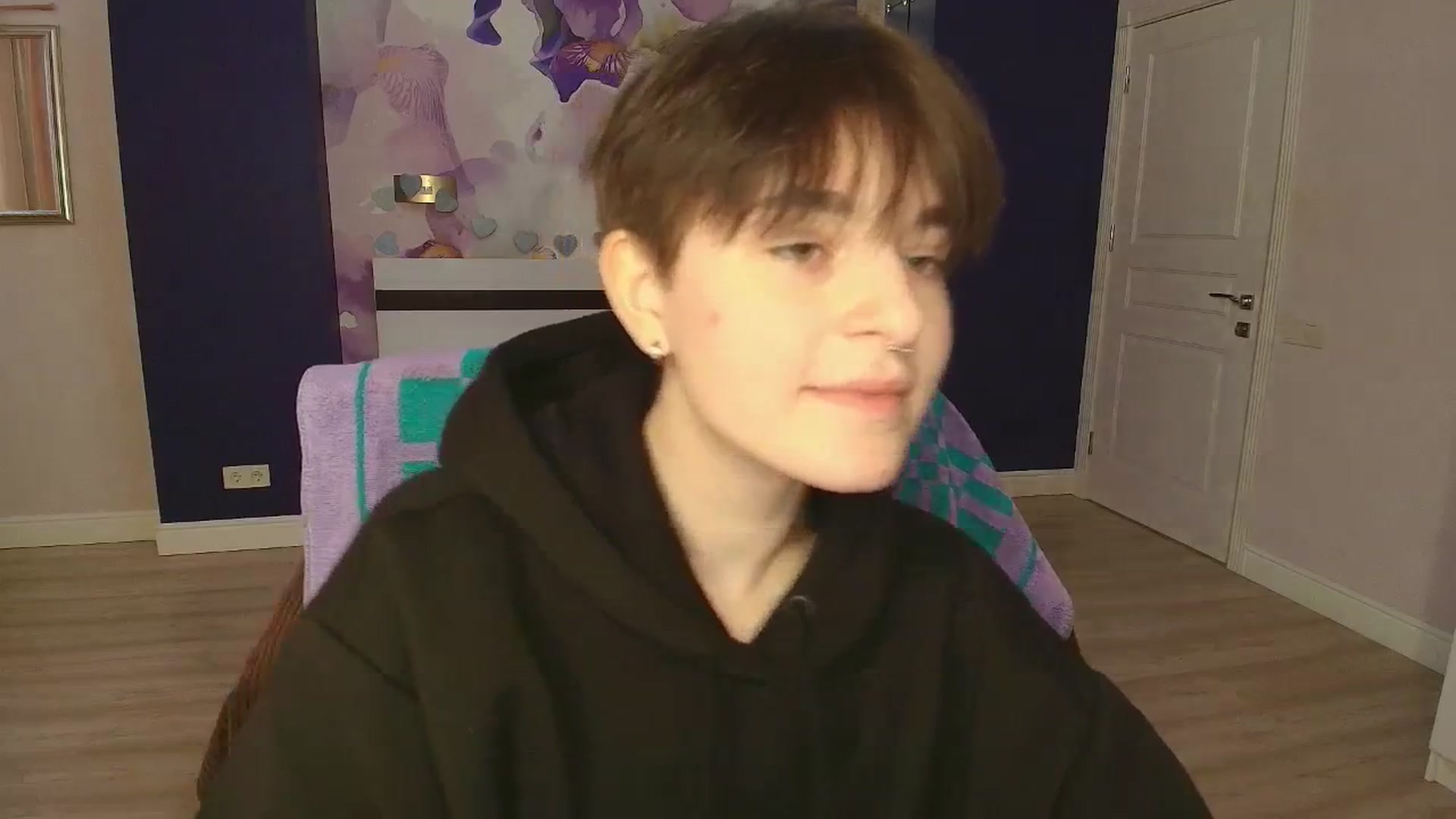 Gallery image thumbnail from EmiliaYours's myfreecams stream on, 03/29/2025, 14:43 image 4 of 20