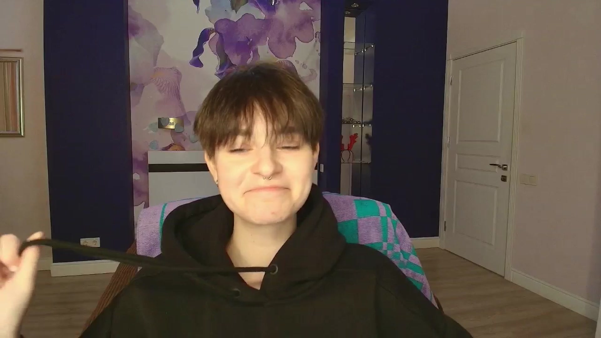 Gallery image thumbnail from EmiliaYours's myfreecams stream on, 03/29/2025, 14:43 image 6 of 20