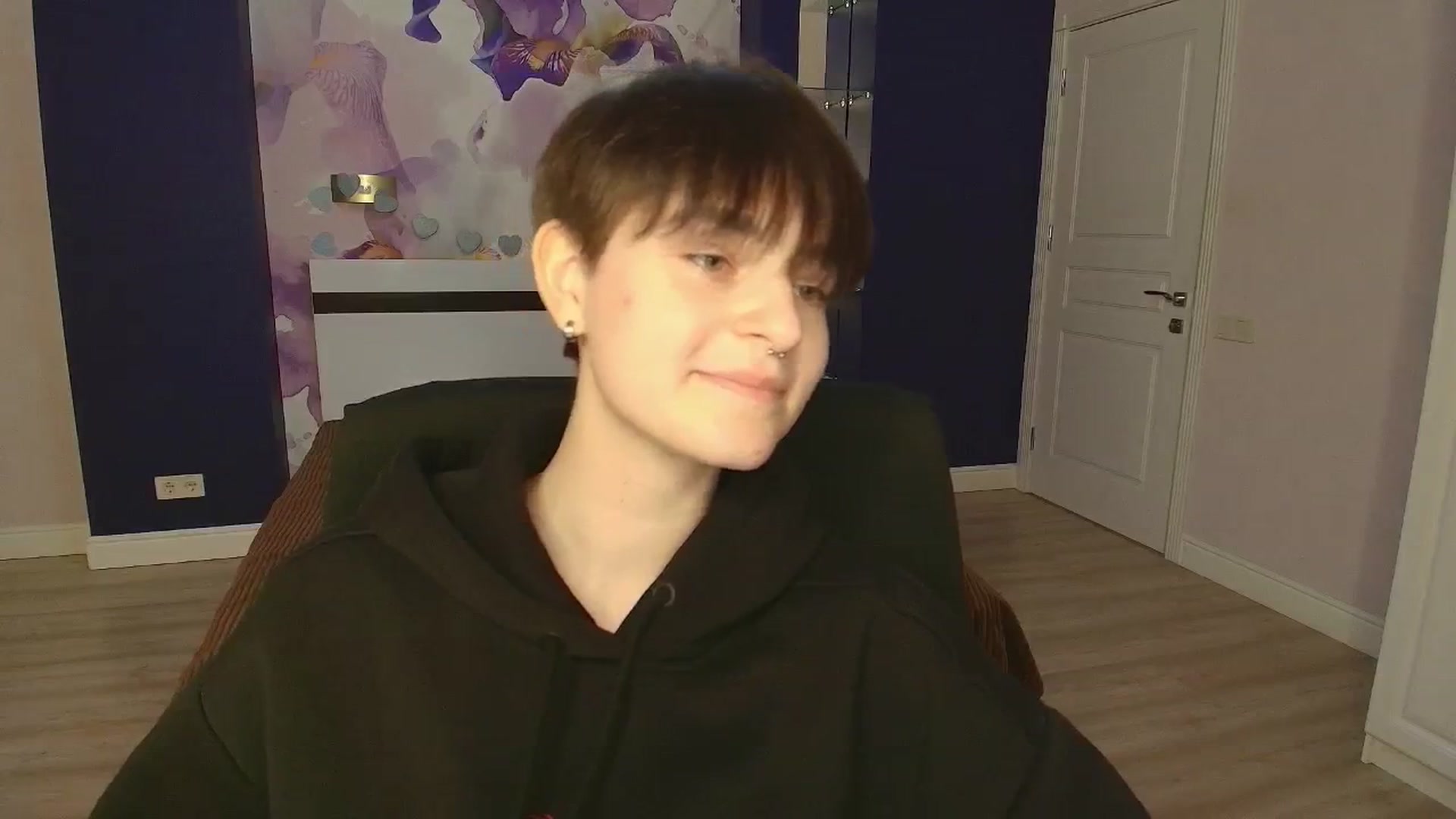 Gallery image thumbnail from EmiliaYours's myfreecams stream on, 03/29/2025, 14:43 image 9 of 20