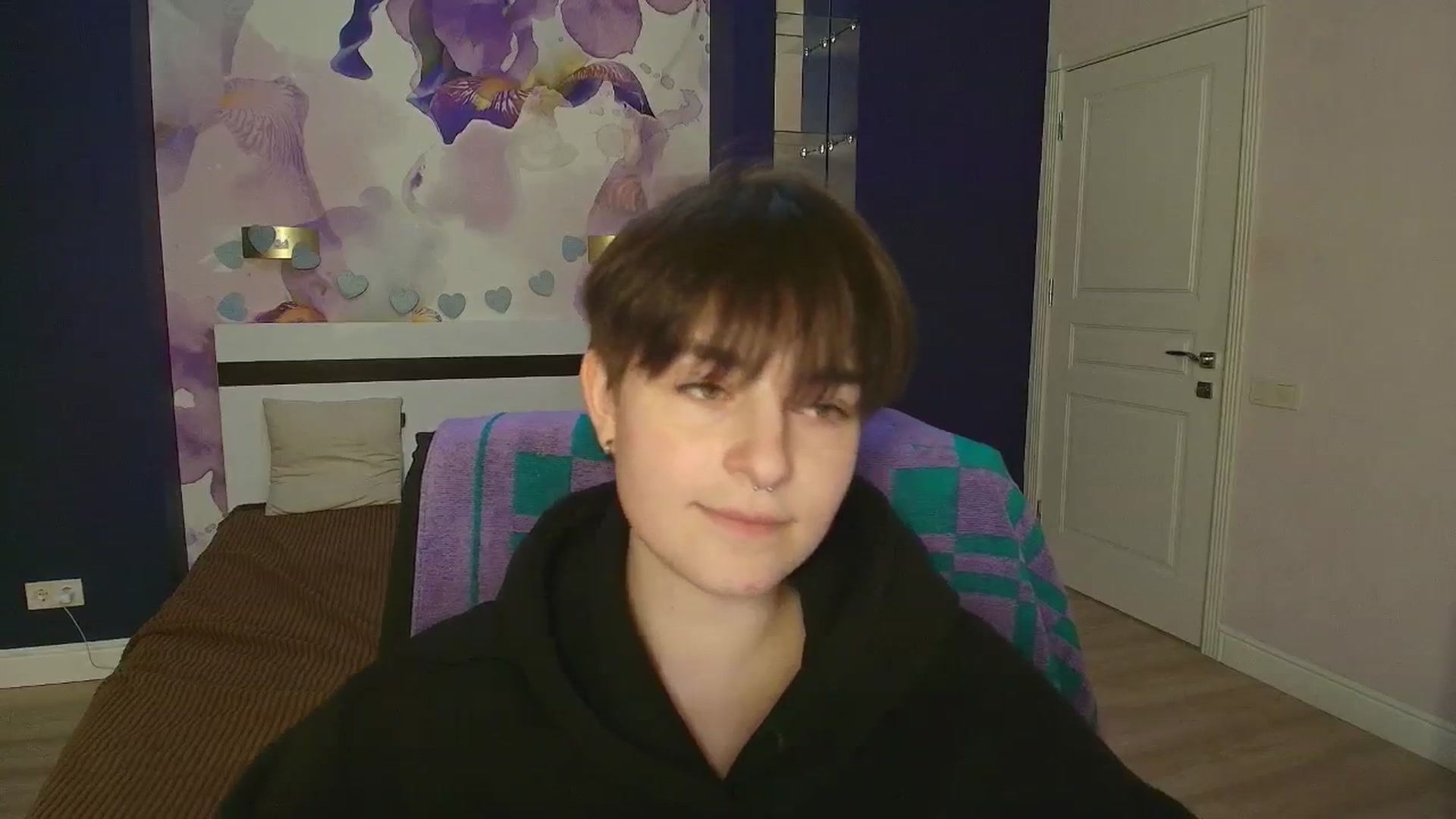 Gallery image thumbnail from EmiliaYours's myfreecams stream on, 03/29/2025, 17:22 image 18 of 20