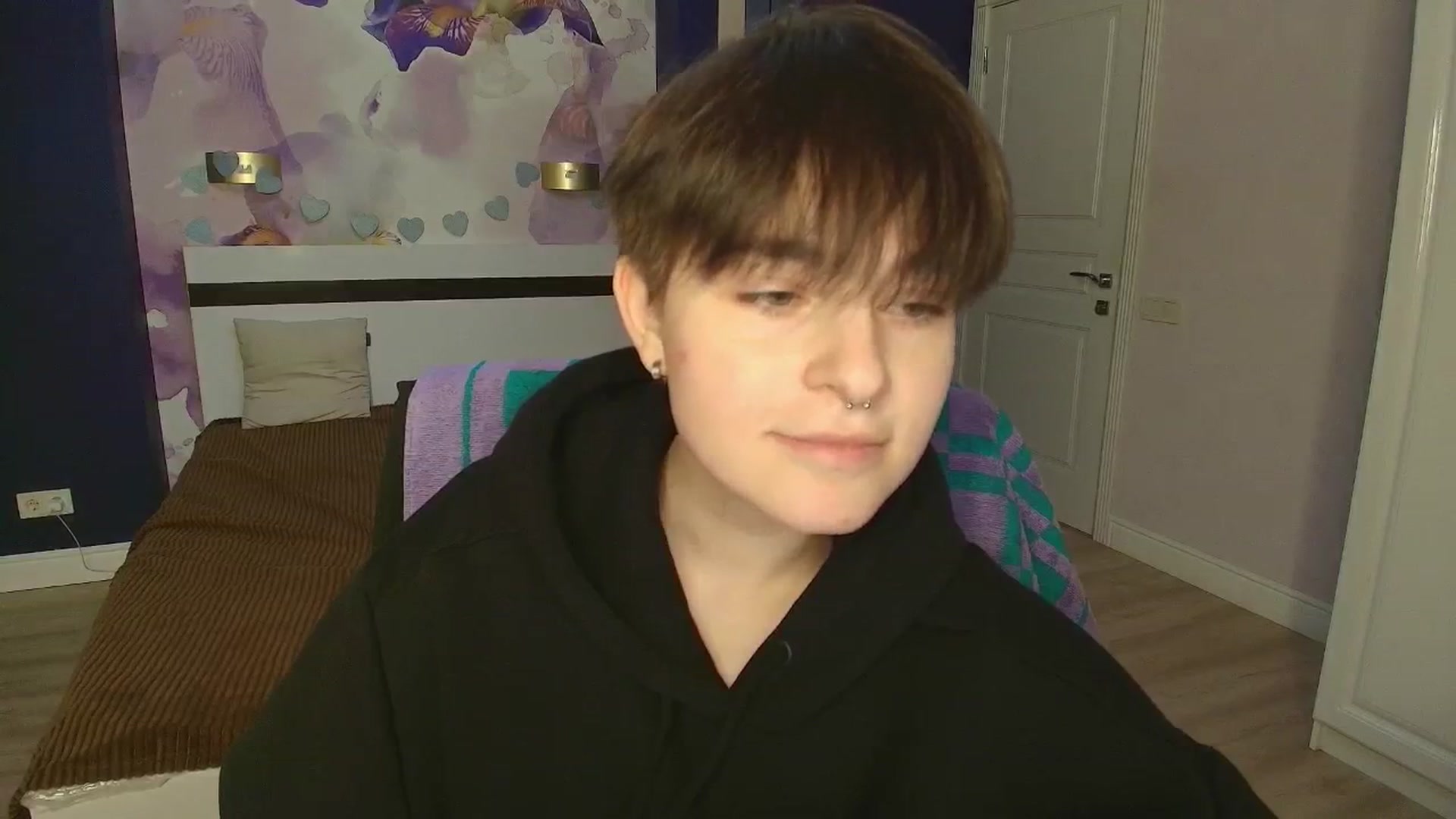Gallery image thumbnail from EmiliaYours's myfreecams stream on, 03/29/2025, 17:22 image 10 of 20
