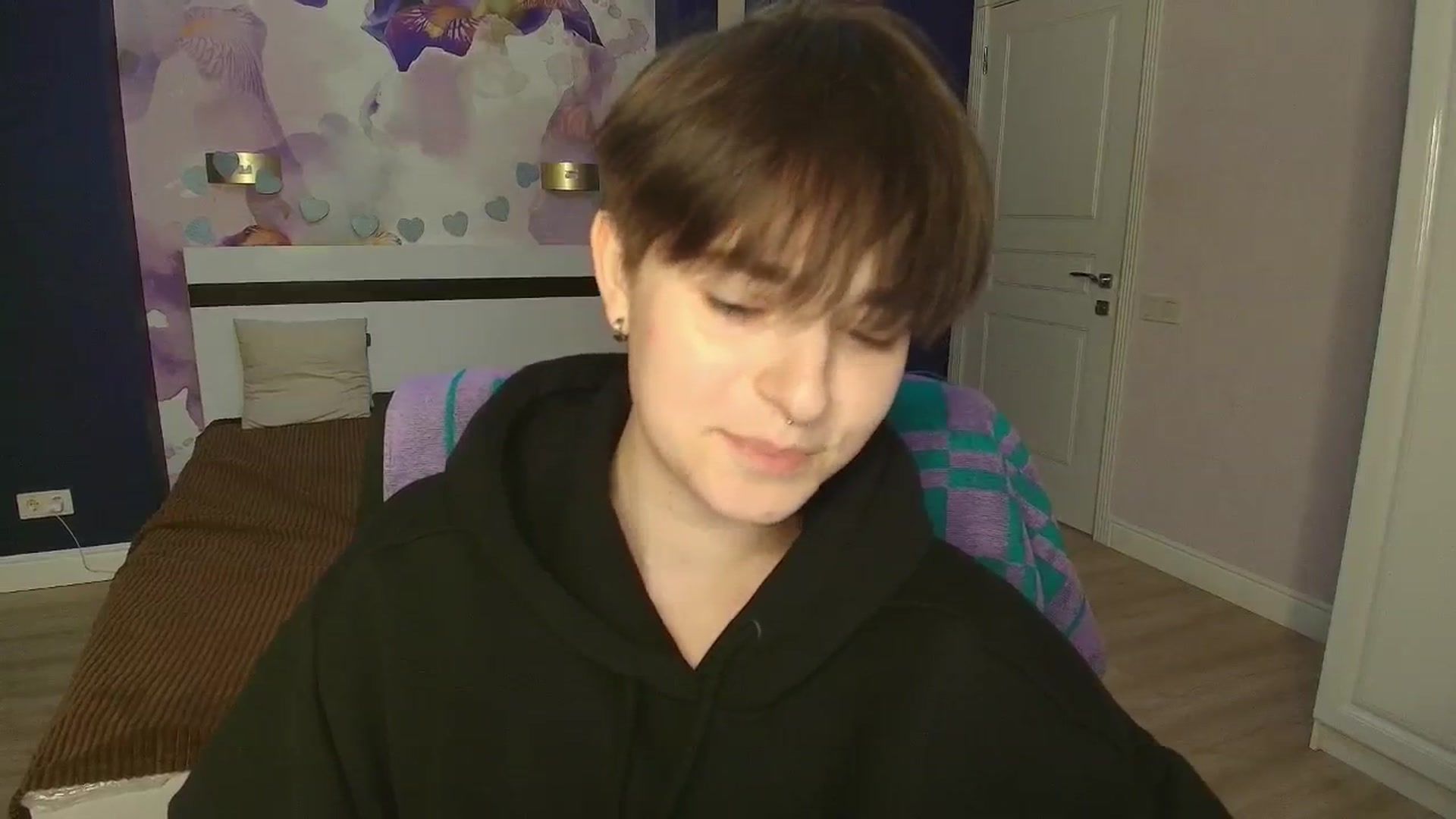 Gallery image thumbnail from EmiliaYours's myfreecams stream on, 03/29/2025, 17:22 image 6 of 20