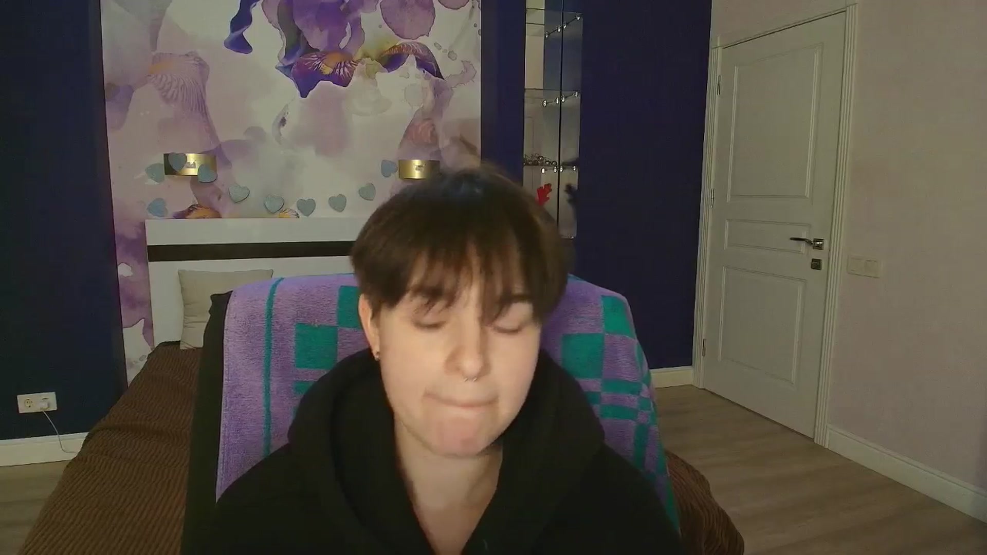 Gallery image thumbnail from EmiliaYours's myfreecams stream on, 03/29/2025, 17:22 image 19 of 20