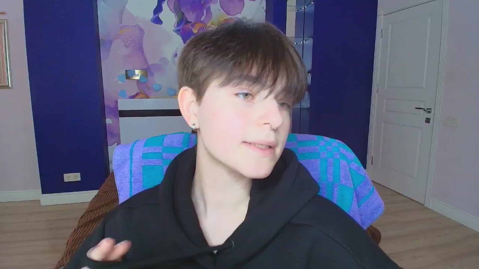 Gallery image thumbnail from EmiliaYours's myfreecams stream on, 03/30/2025, 13:35 image 16 of 20