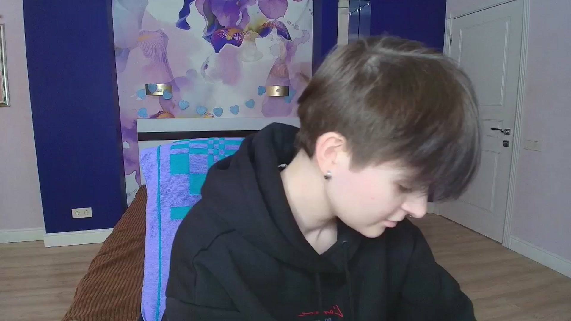Gallery image thumbnail from EmiliaYours's myfreecams stream on, 03/30/2025, 13:35 image 7 of 20
