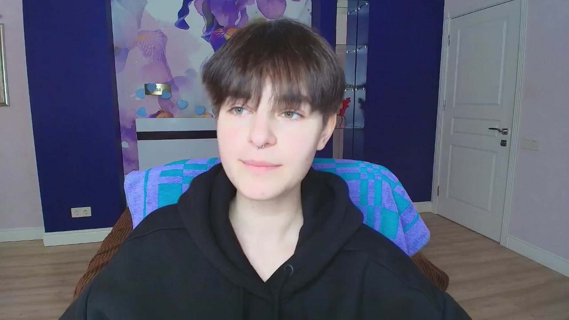 Gallery image thumbnail from EmiliaYours's myfreecams stream on, 03/30/2025, 13:35 image 11 of 20