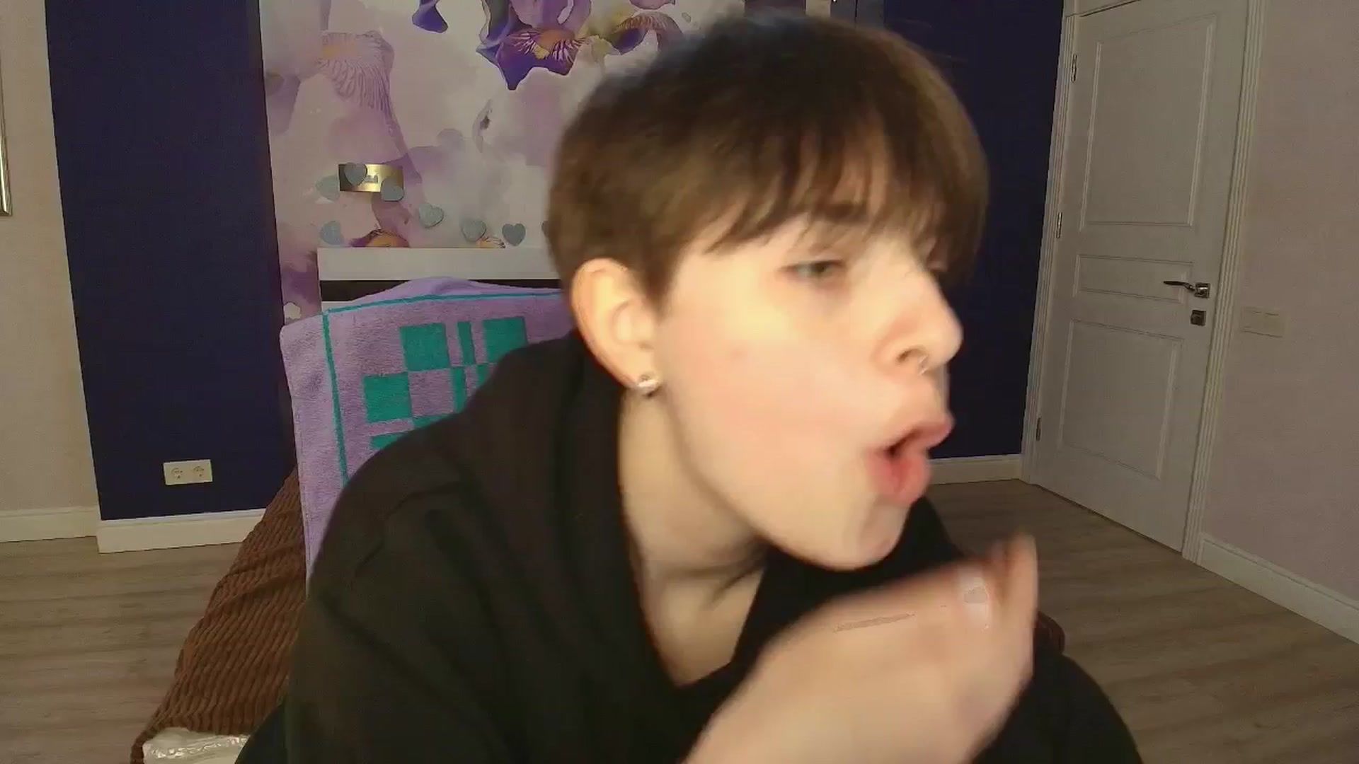 Gallery image thumbnail from EmiliaYours's myfreecams stream on, 03/30/2025, 14:12 image 20 of 20