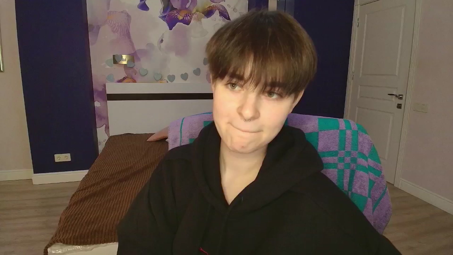 Gallery image thumbnail from EmiliaYours's myfreecams stream on, 03/30/2025, 14:12 image 19 of 20