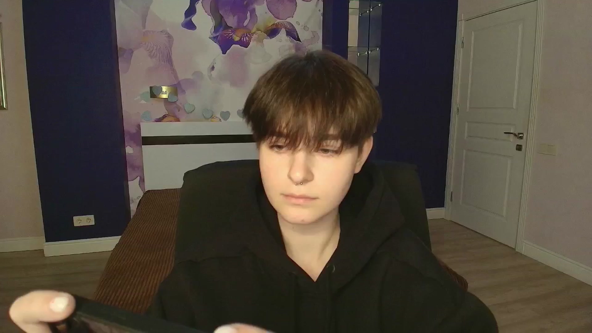 Gallery image thumbnail from EmiliaYours's myfreecams stream on, 03/30/2025, 15:46 image 10 of 20