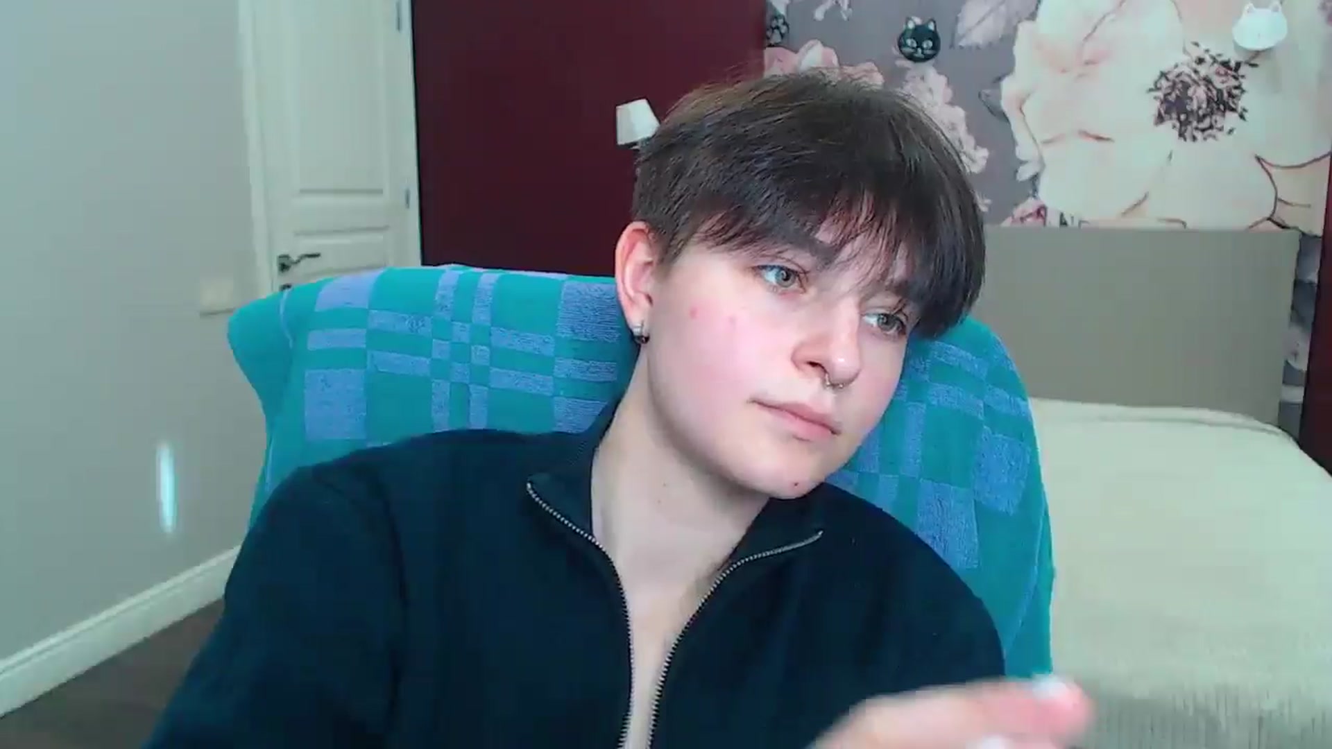 Gallery image thumbnail from EmiliaYours's myfreecams stream on, 03/31/2025, 13:57 image 18 of 20