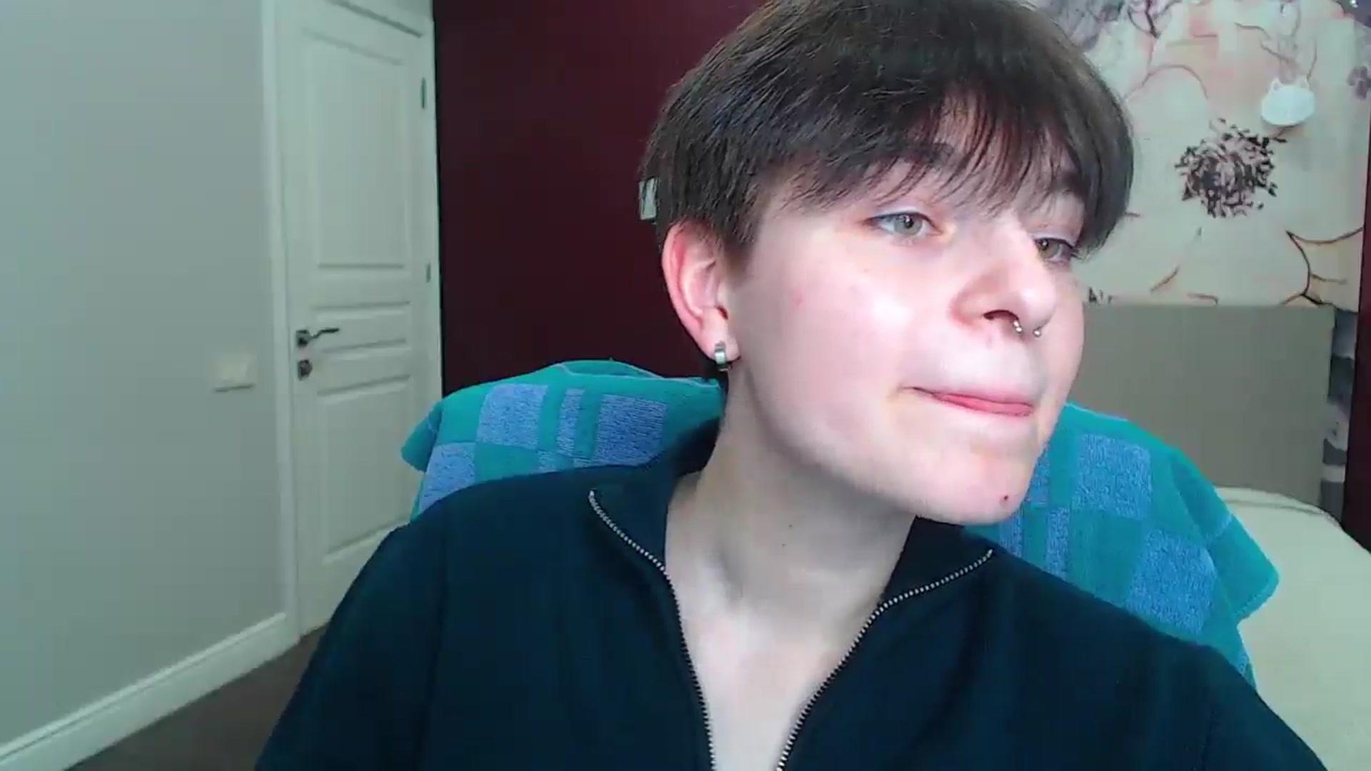 Gallery image thumbnail from EmiliaYours's myfreecams stream on, 03/31/2025, 16:57 image 17 of 20