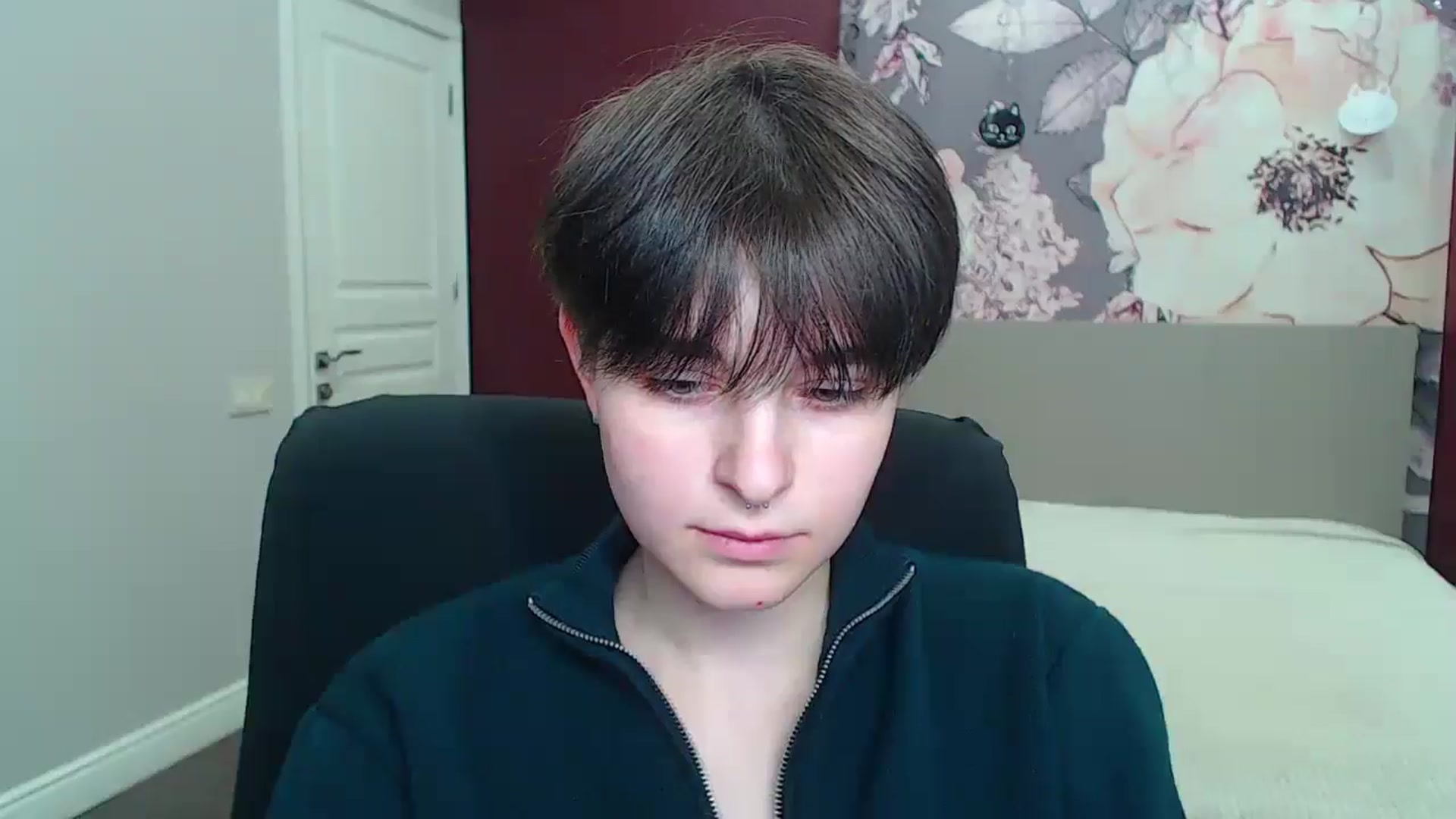 Gallery image thumbnail from EmiliaYours's myfreecams stream on, 03/31/2025, 16:57 image 19 of 20