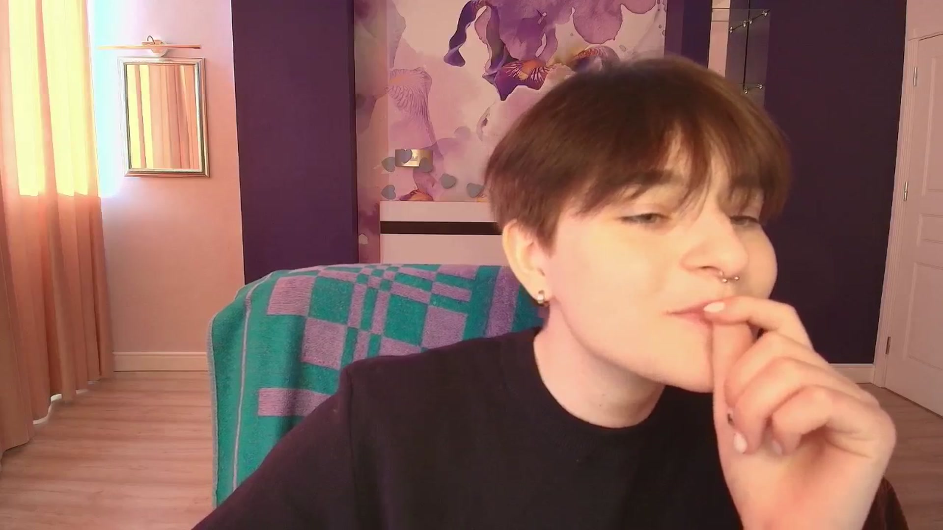 Gallery image thumbnail from EmiliaYours's myfreecams stream on, 04/04/2025, 14:24 image 17 of 20